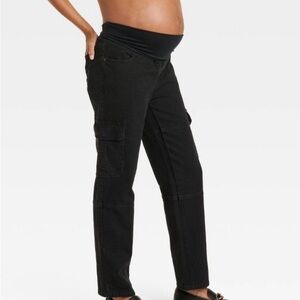 Maternity 90’s cargo over belly pants. NWT